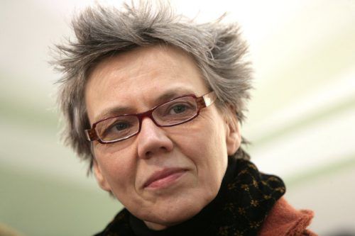 Die Schriftstellerin Esther Kinsky (61) lebt und arbeitet in Berlin. dpa