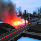 Boot brennt lichterloh