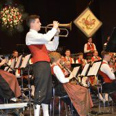 d’Hatler Musig spielt auf