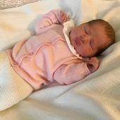 Erster Auftritt für Adrienne