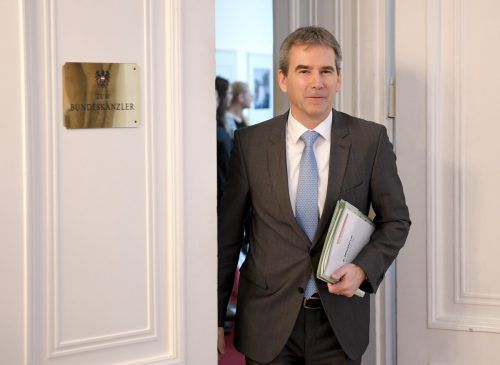 Finanzminister Hartwig Löger legte den Gesetzesentwurf vor. APA