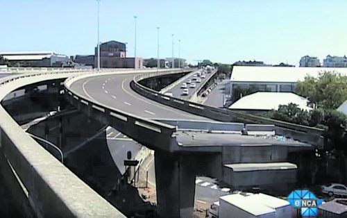 Im Jahr 1977 wurde der Bau der Brücke abgebrochen. Youtube