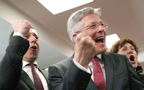 Kärntens Landeshauptmann Kaiser (r.) und SPÖ-Chef Kern jubelten über den historisch hohen Zugewinn der SPÖ. APA