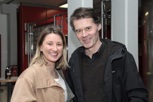Nele Gfader und Bildhauer Albrecht Zauner.