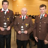 Ehrungsreigen bei der Bucher Feuerwehr