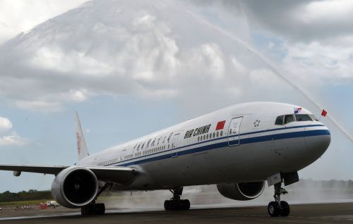 Das Flugzeug landete am Sonntag außerplanmäßig in Zhengzhou. afp