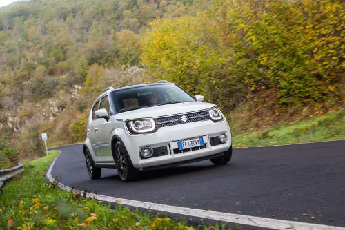 Der Suzuki Ignis ist mit seinen knapp 3,8 Metern Länge derzeit einer der kleinsten Crossover auf dem Markt. Antrieb ist ein Benziner mit 90 PS.