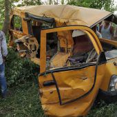 Zug erfasst Schulbus in Indien: Mindestens 13 Kinder tot