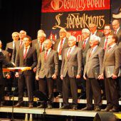 Junge Männer – alte Lieder