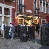 Drehkreuze sollen Venedig-Touristen bremsen