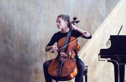 16 junge Musiker(innen) bringen u.a. ein Werk von Vassily Lobanov zur Aufführung. victor marin