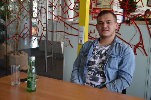 Bei seinem Besuch in der VN-Redaktion schilderte Ahmet Yarar, wie er zum Stammzellenspender und somit zum Lebensretter geworden ist.   VN/hrj