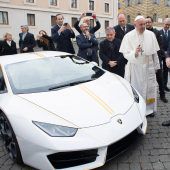 Papst trennt sich vom Lamborghini