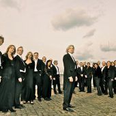 Richard Dünser in klassischer Gesellschaft