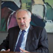 Firmen beobachten die Entwicklung
