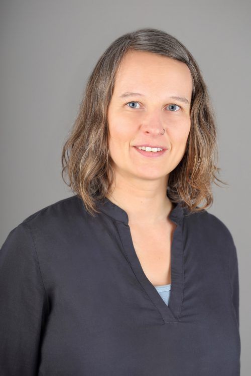 Mit der Vorgabe, dass man nun erst ab 50 Besuchern eine Sitzplatzzuweisung benötigt, ist uns in der Praxis nicht wirklich geholfen. Wir wissen oft erst kurz vor Veranstaltungsbeginn, wie viele tatsächlich kommen. Wir sind daher gezwungen, von Anfang an Sitzplätze zuzuweisen. Die Sperrstunde um 24 Uhr ist zumindest eine kleine Erleichterung. Nun können die Besucher nach der Veranstaltung zumindest noch gemeinsam etwas trinken. Heike Kaufmann, Spielboden Dornbirn