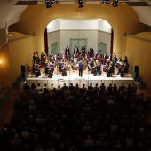 Erst bei der großen C-Dur-Symphonie geschieht ein kleines Wunder