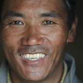 Zwei Sherpas brachen Rekorde für meiste Everest-Besteigungen