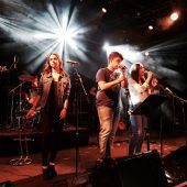 Schorener Bands rocken den Spielboden