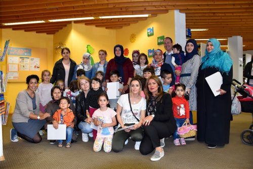 Zum Abschluss gab es für die Kinder eine Jahreskarte für die Bibliothek.  gemeinde