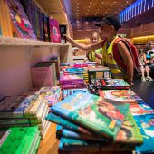 Lesefans stürmen das Buchfestival