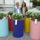 Bunter Kirchplatz für diözesanes Jubiläum