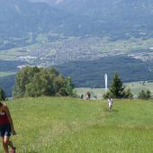 Schnaufen für gute Sache Thema von Bergwanderung in Schnifis