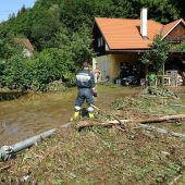 Aufräumarbeiten nach heftigen Unwettern angelaufen