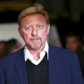 Becker will Trophäen retten