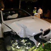 Crash im Autohaus
