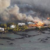 Komplette Ortschaft auf Hawaii versinkt in Lavamassen