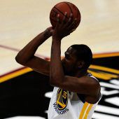 Warriors siegen auch in Cleveland