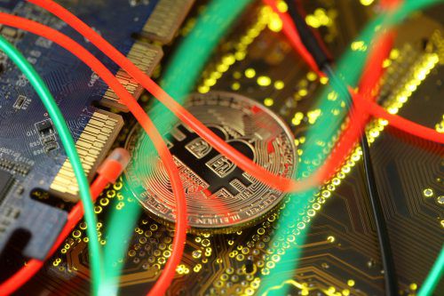 Kryptowährungen wie Bitcoins bleiben hochriskant. reuters