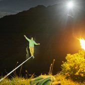 Slackliner stürmte in 30 Metern Höhe den Gipfel des Lodertörls