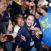 Thailand feiert Höhlenwunder. »D10