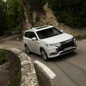 Kombination aus einem Verbrenner und zwei Elektrikern