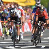 Sagan fährt in Gelb,Froome in den Graben