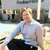 Fest im Poolbar-Sattel