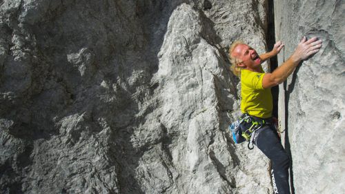 Beat Kammerlander klettert am Rande des physisch Möglichen.  alpsolut.com