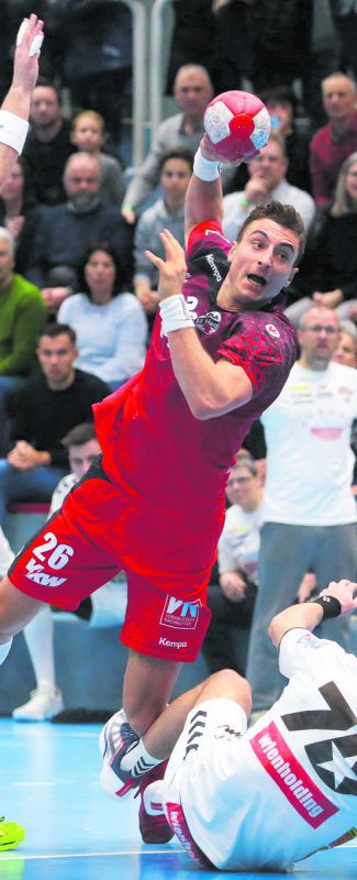 Der Harder Lukas Herburger gastiert mit den Kadetten Schaffhausen zum Saison­opening heute in der Handballarena Rieden in Bregenz. Hartinger