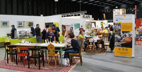 Die Lebenshilfe möchte in gemütlicher Atmosphäre des „Wohncafés“ auf der Dornbirner Herbstmesse die Besucher bewirten. Lebenshilfe