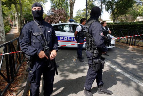 Die Polizei hat den Mann erschossen, er war wegen Terror-Verherrlichung amtsbekannt.