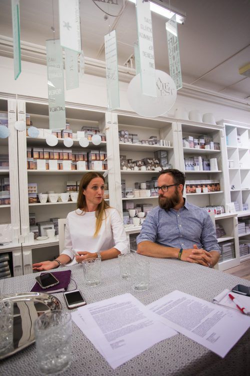 Edith und Remo Klinger schließen Onlineshop und sperren Shop in Feldkirch auf.PS