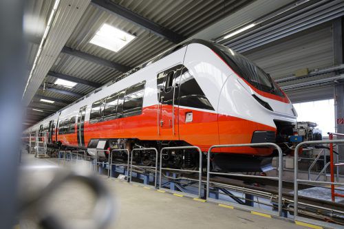 In Berlin werden derzeit die neuen Züge für Vorarlbergs Bahnnetz gebaut. Sie bieten mehr Platz und sollen 2019 in Betrieb gehen.  Bombardier