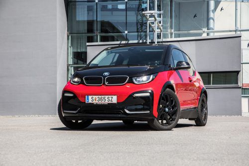 Reizvoller Steckdosen-Stromer: Kleines BMW-E-Mobil stellt sich mit eigenwillig unverwechselbarem Auftritt zur Schau. VN/Steurer