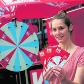 Jede Stunde tolle Preise undSofortgewinne beim Glücksrad