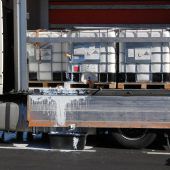 Lkw verliert gefährliche Chemie