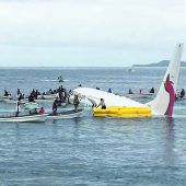 Flugzeug verfehlt Landebahn