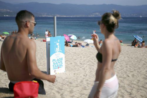In Spanien wurden bislang bei Verstößen keine Bußgelder verhängt. In Cannes drohen bei Rauchen am Nichtraucherstrand 38 Euro. In Italien fangen die Bußgelder bei 25 Euro an.  AFP