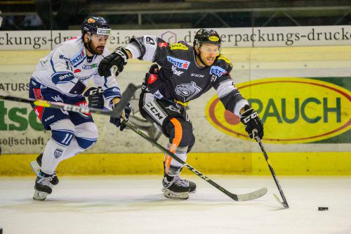 Michael Parks (r.) erzielte beide Treffer für Dornbirn. Stiplovsek